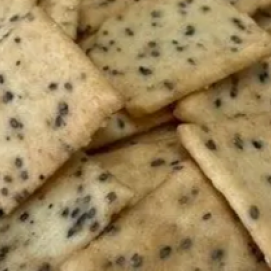 Goma Crackers