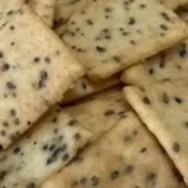 Goma Crackers